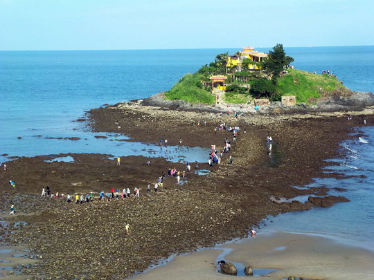 Top 10 địa điểm du lịch nổi bật ở Vũng Tàu hon ba vung tau